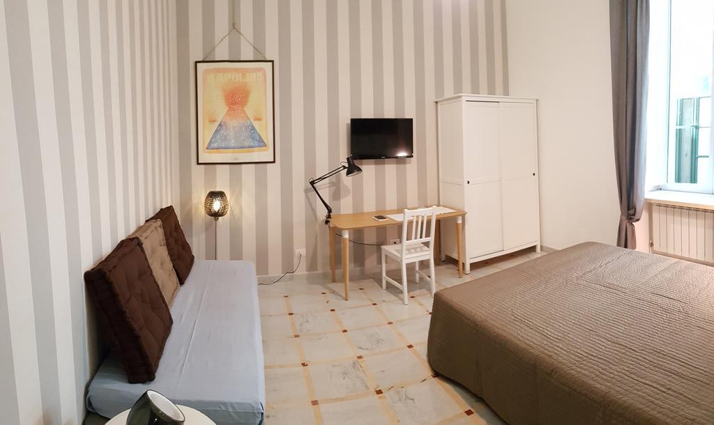 Casa Vacanze - Casa Luciana Style - Vomero Napoli 外观 照片